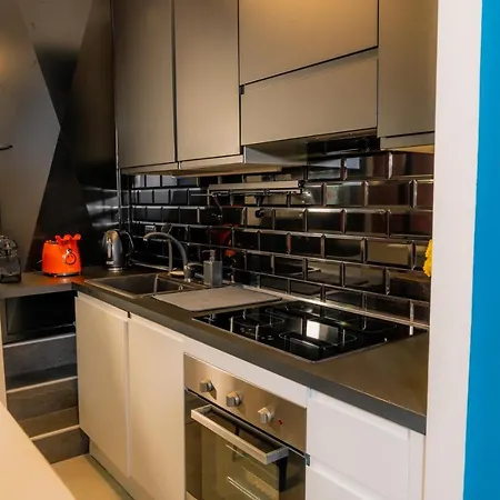 Experience - Gauguin Apartment Mailand